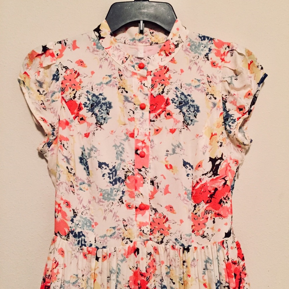 Plastic Island Daytime Floral Dress - Picture 3 of 16